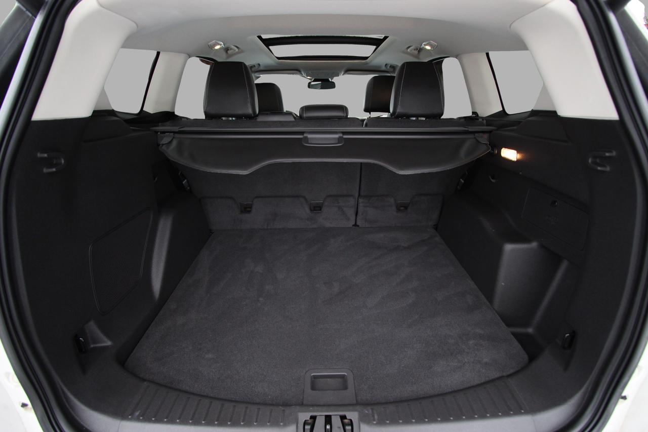 2017 Ford Escape TITANIUM AWD - CLEAN CARFAX/ DEALER SERVICED Photo