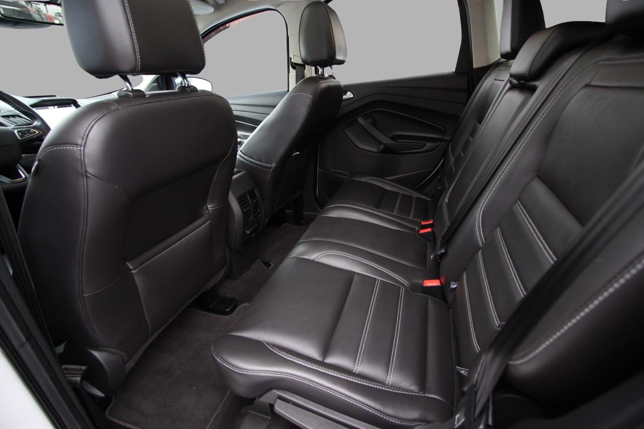 2017 Ford Escape TITANIUM AWD - CLEAN CARFAX/ DEALER SERVICED Photo