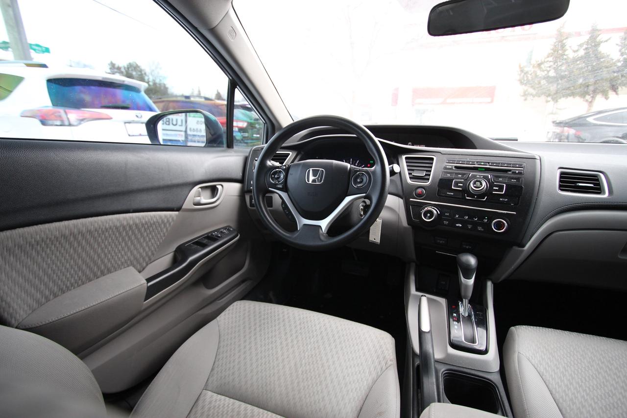 2015 Honda Civic LX- LOW KMS / CLEAN TITLE / CAR FAX VERIFIED Photo