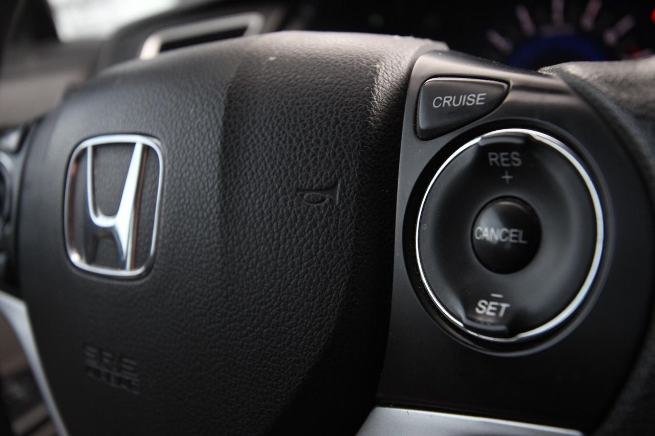 2015 Honda Civic LX- LOW KMS / CLEAN TITLE / CAR FAX VERIFIED Photo