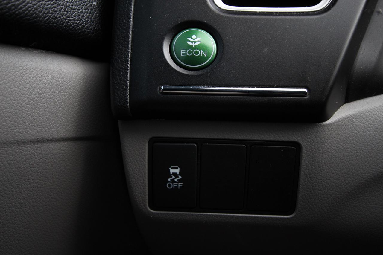 2015 Honda Civic LX- LOW KMS / CLEAN TITLE / CAR FAX VERIFIED Photo