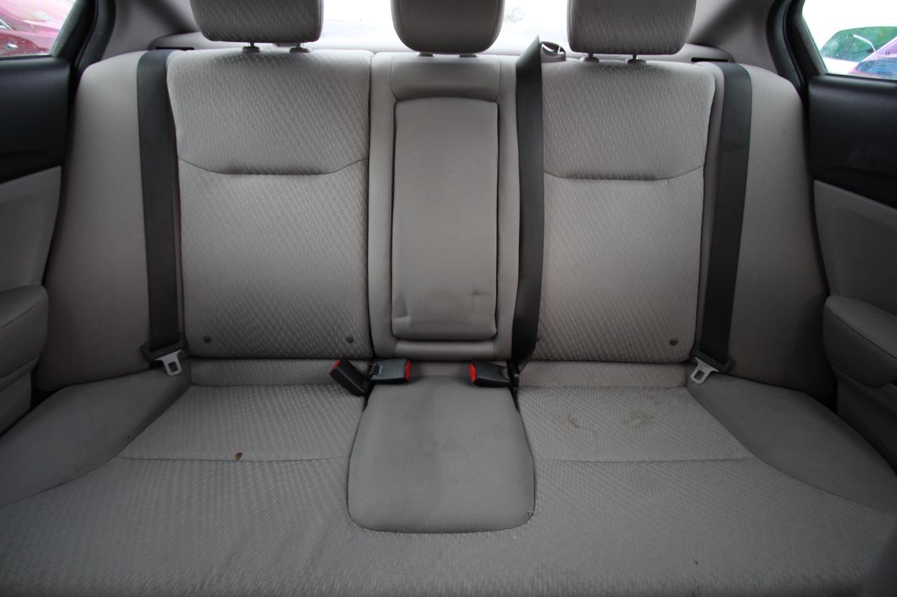 2015 Honda Civic LX- LOW KMS / CLEAN TITLE / CAR FAX VERIFIED Photo