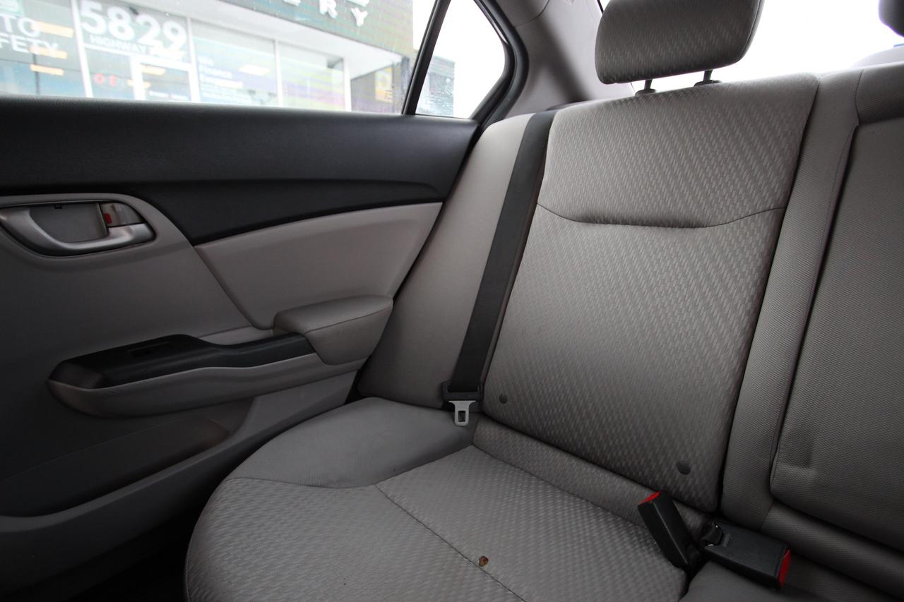 2015 Honda Civic LX- LOW KMS / CLEAN TITLE / CAR FAX VERIFIED Photo