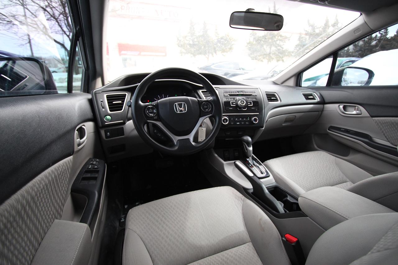 2015 Honda Civic LX- LOW KMS / CLEAN TITLE / CAR FAX VERIFIED Photo4