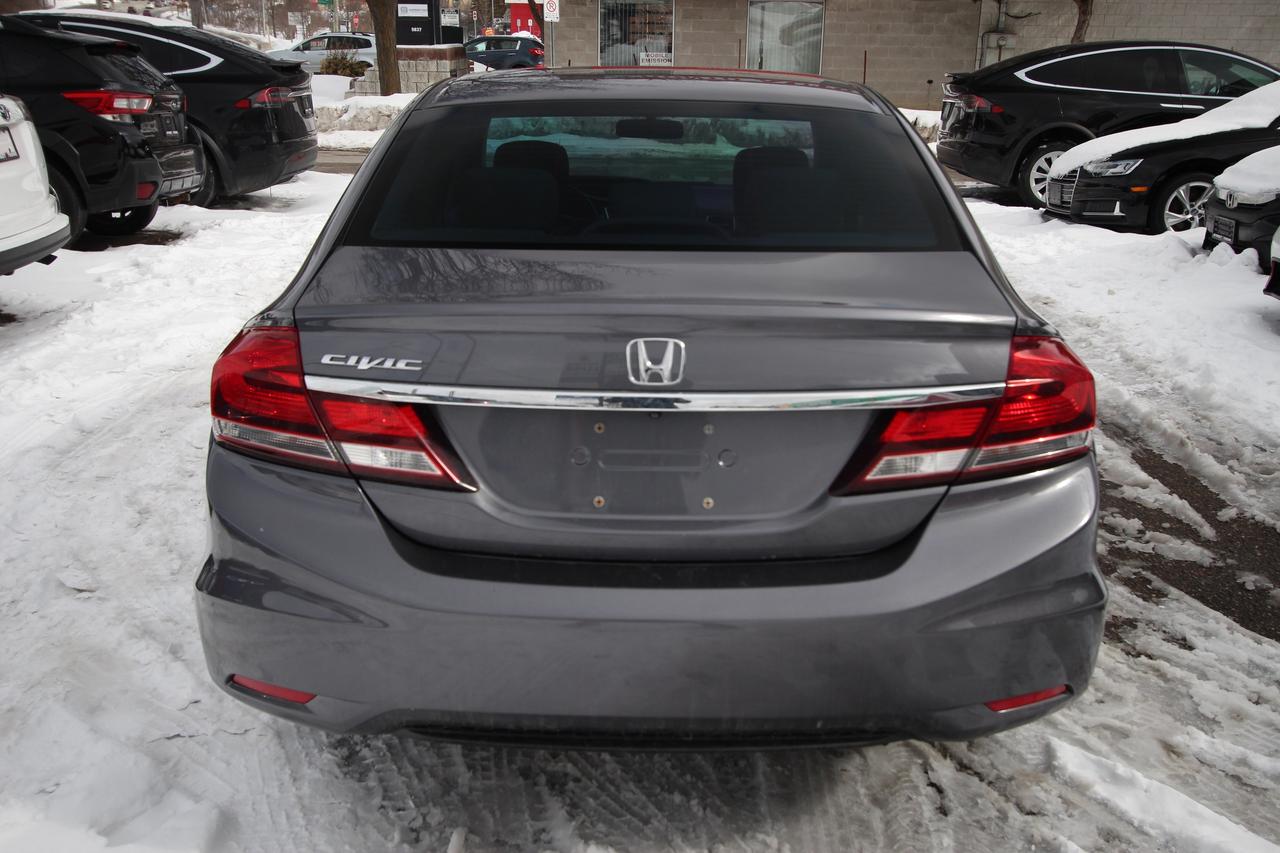 2015 Honda Civic LX- LOW KMS / CLEAN TITLE / CAR FAX VERIFIED Photo3
