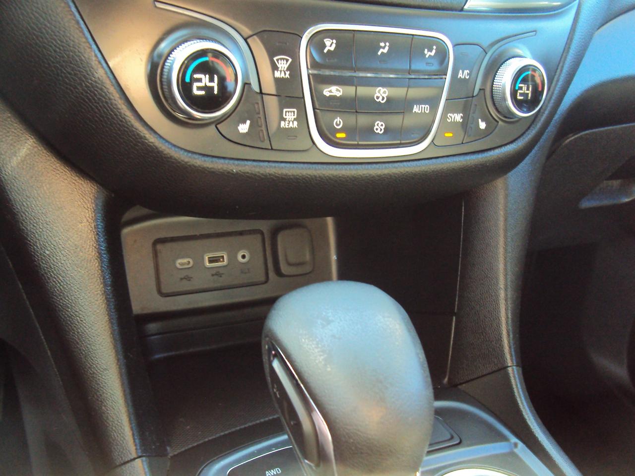 2022 Chevrolet Equinox LT Photo