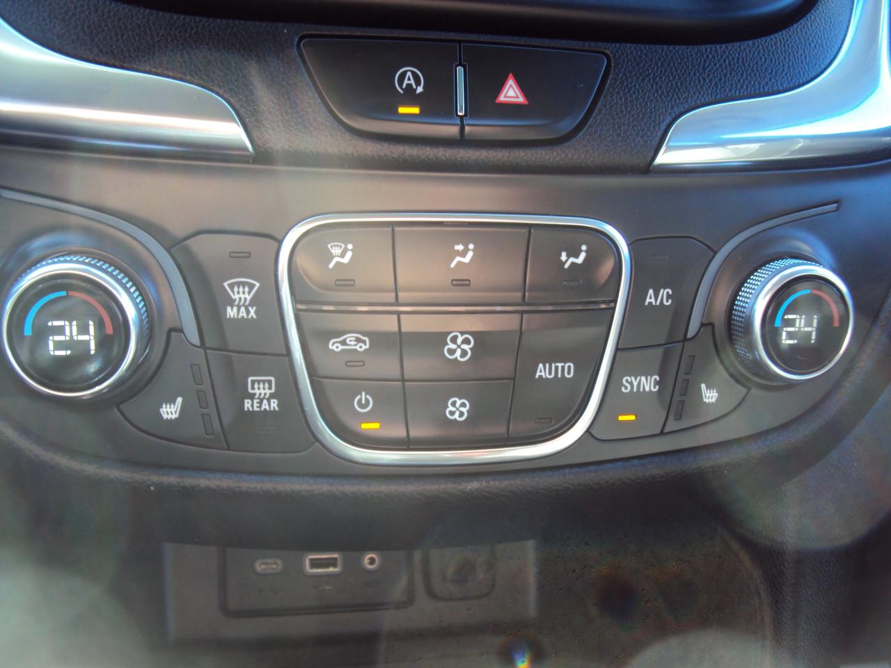 2022 Chevrolet Equinox LT Photo