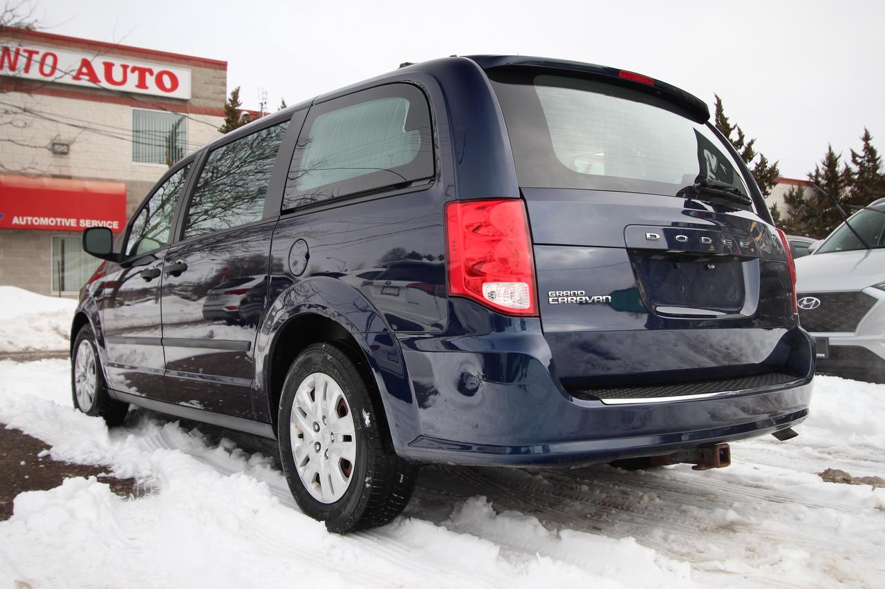2017 Dodge Grand Caravan SE- STOW & GO / CLEAN TITLE / CARFAX VERIFIED Photo