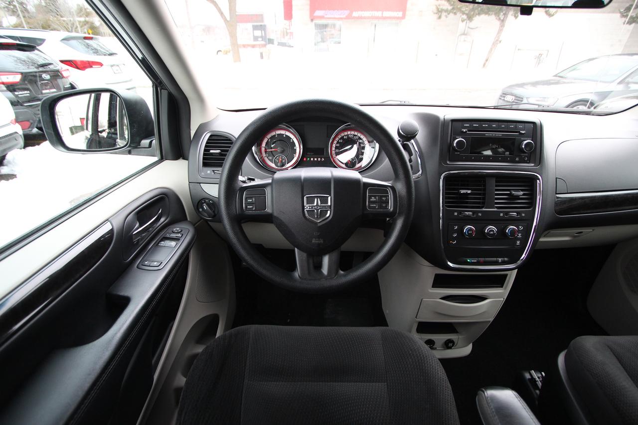 2017 Dodge Grand Caravan SE- STOW & GO / CLEAN TITLE / CARFAX VERIFIED Photo