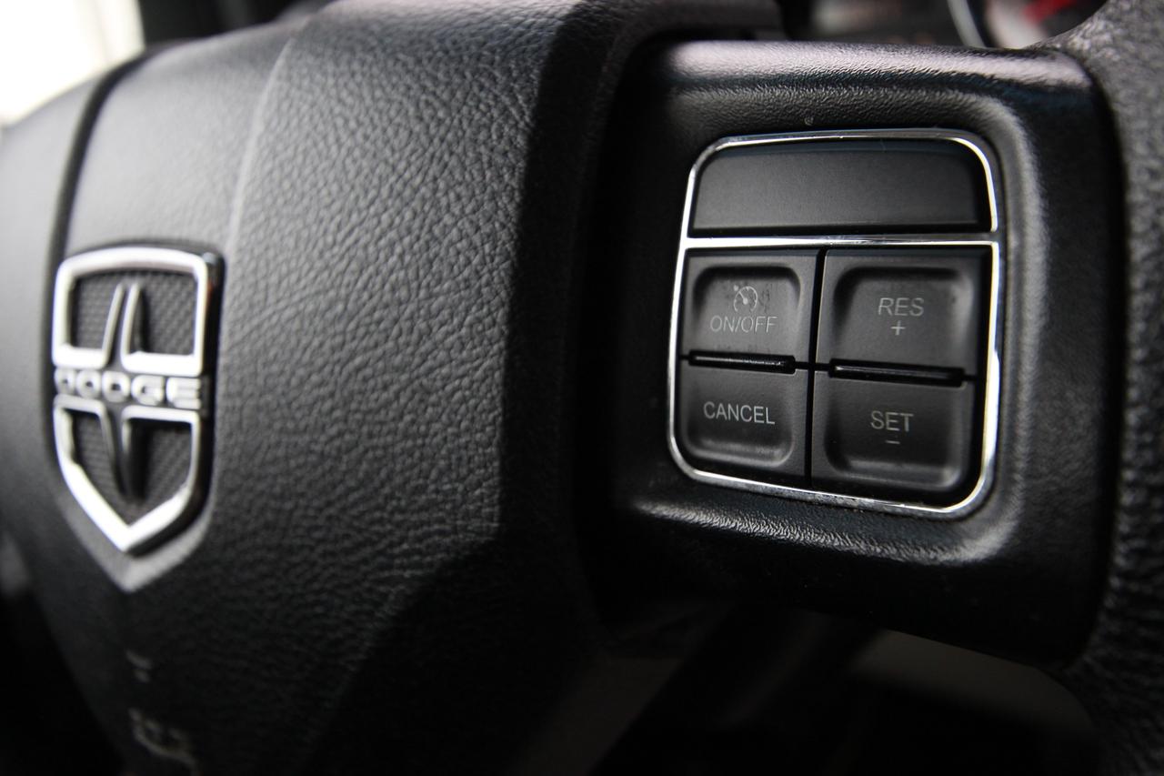 2017 Dodge Grand Caravan SE- STOW & GO / CLEAN TITLE / CARFAX VERIFIED Photo