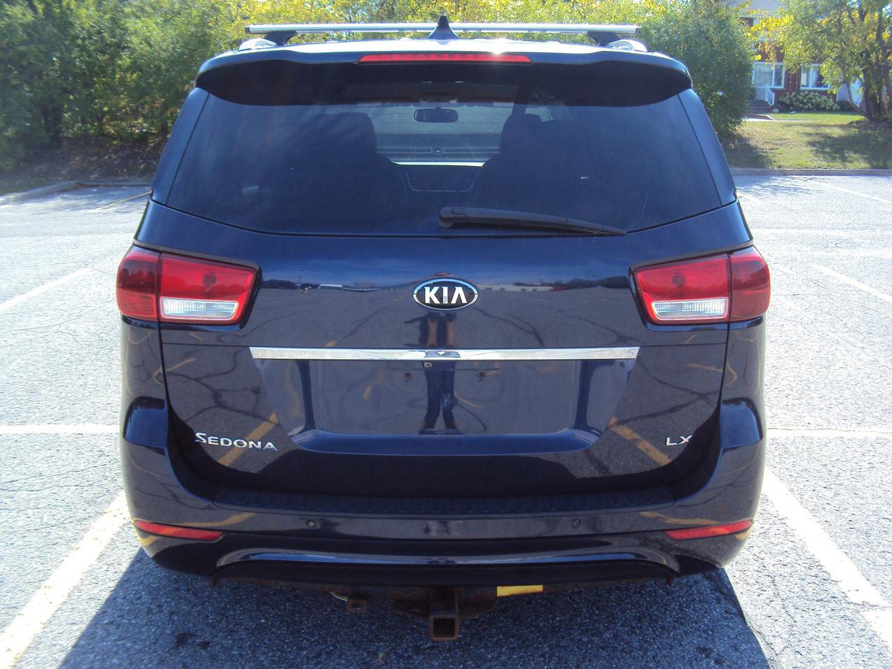 2018 Kia Sedona LX Photo