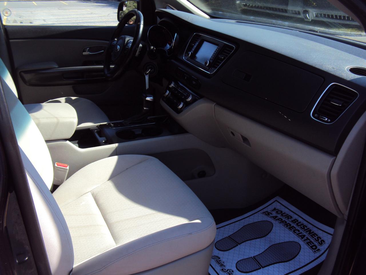 2018 Kia Sedona LX Photo