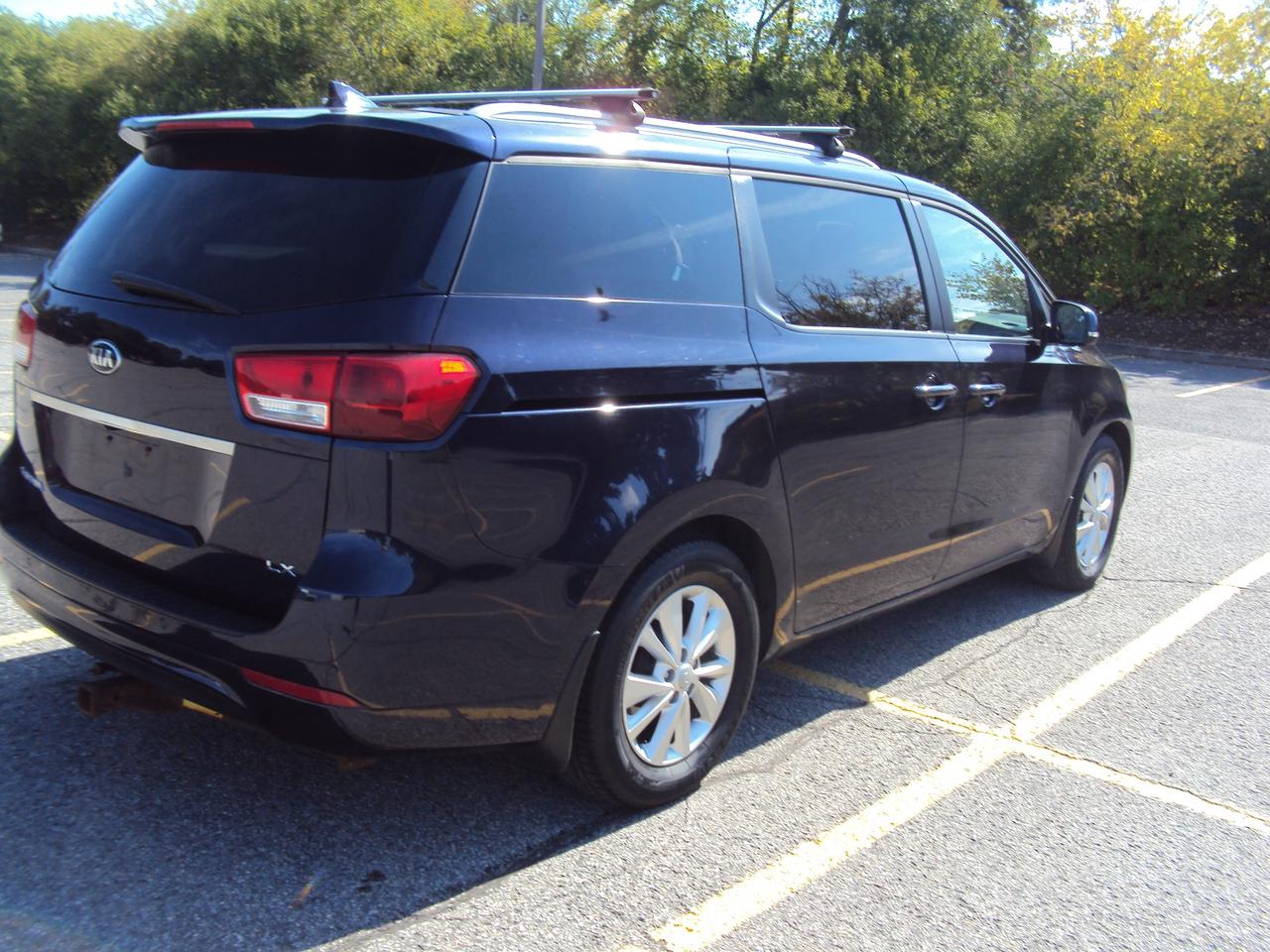 2018 Kia Sedona LX Photo