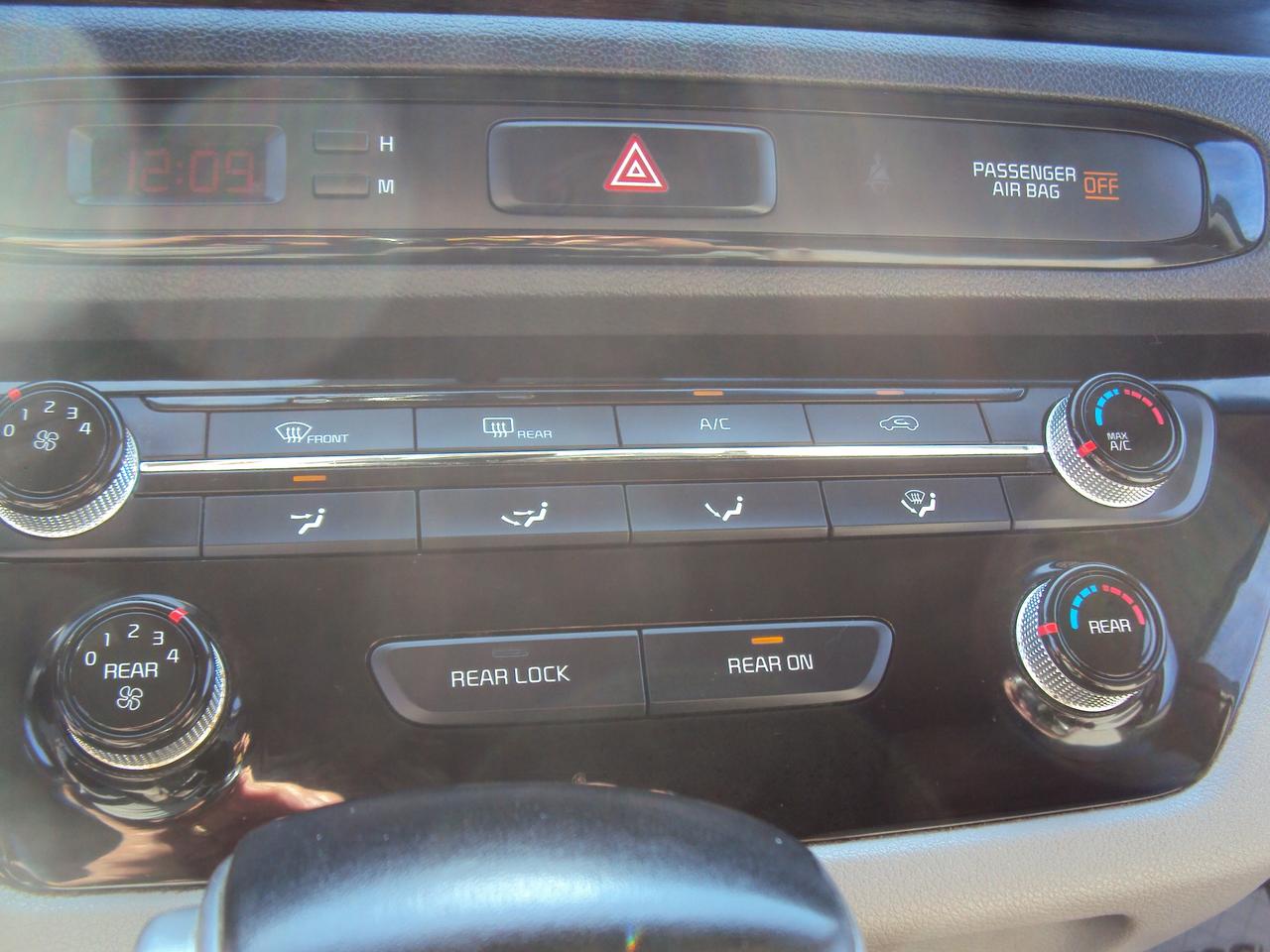 2018 Kia Sedona LX Photo