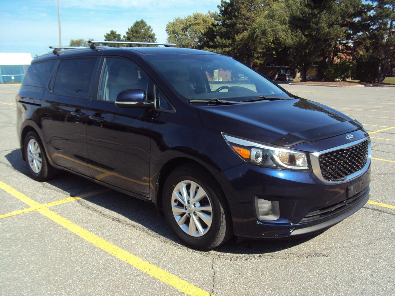 2018 Kia Sedona LX Photo0