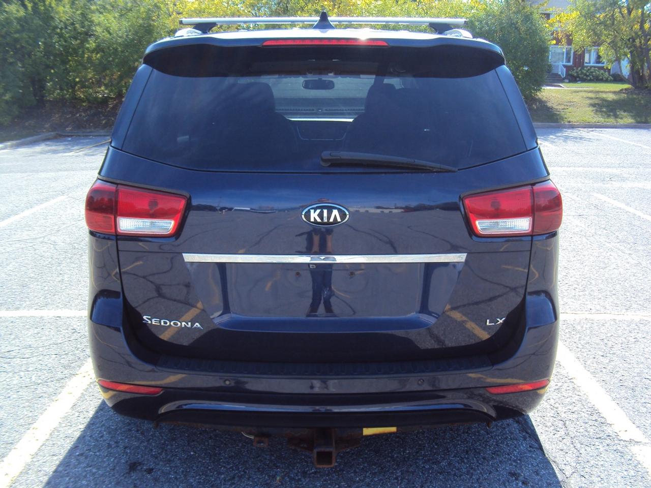 2018 Kia Sedona LX Photo