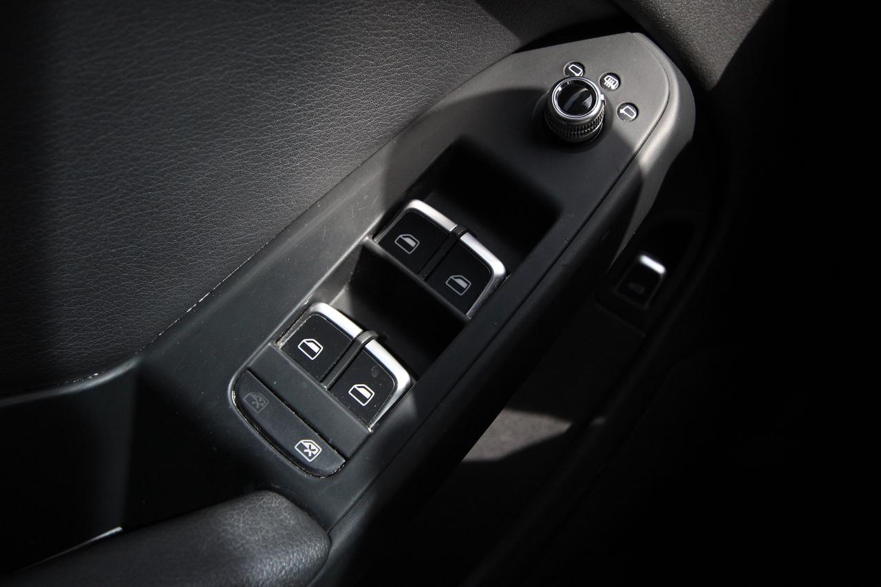 2013 Audi A4 - ACCIDENT FREE DEALER SERVICED Photo