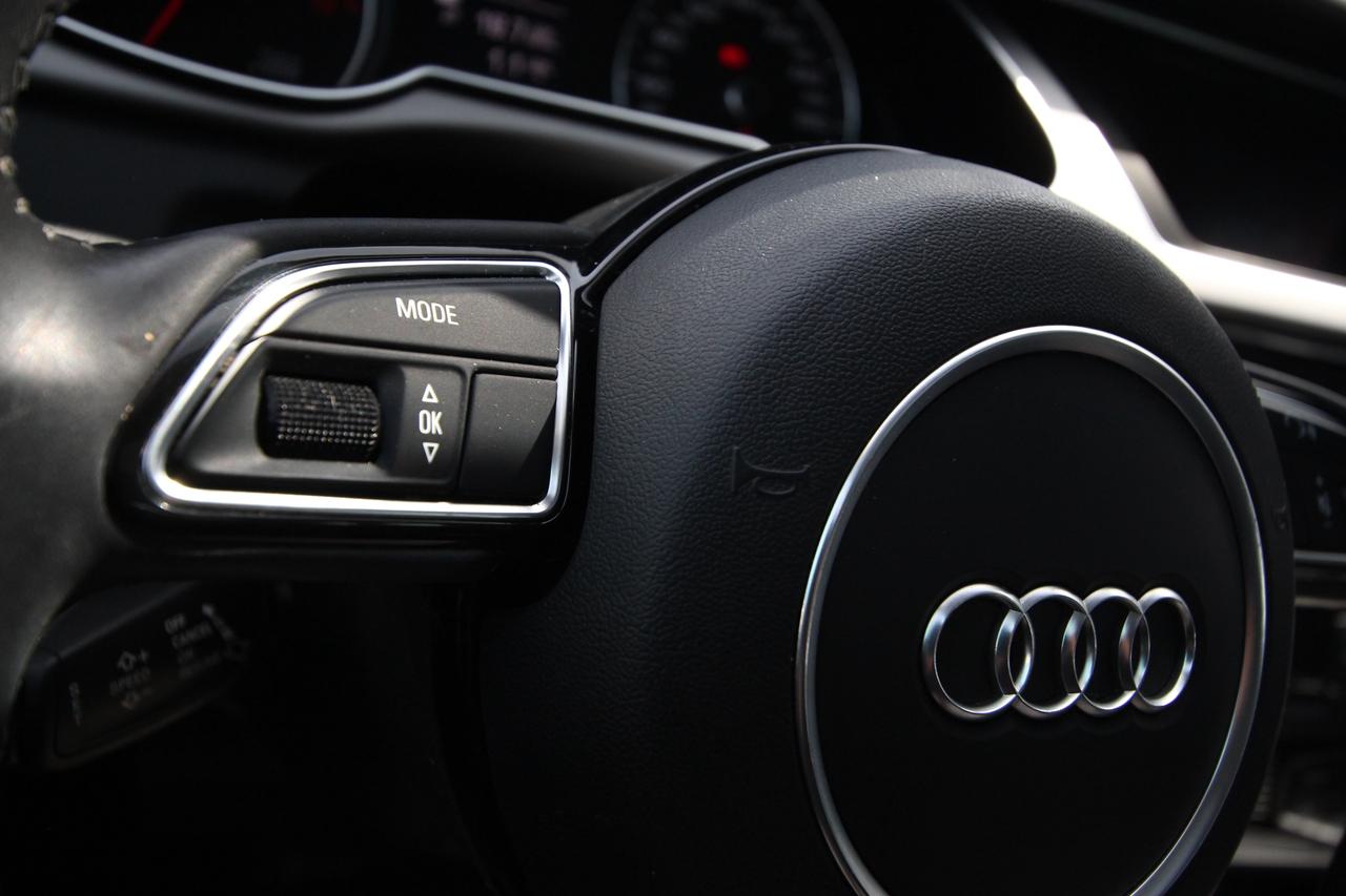 2013 Audi A4 - ACCIDENT FREE DEALER SERVICED Photo