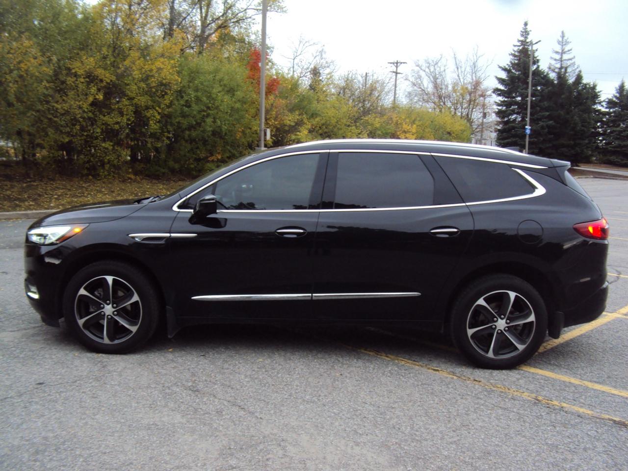 2021 Buick Enclave ST Photo3