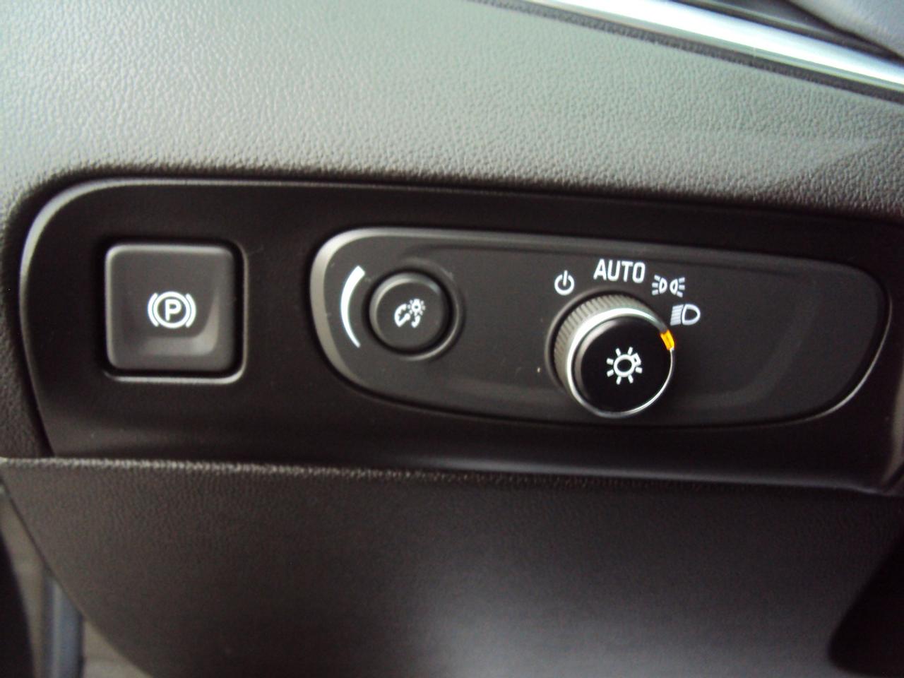 2021 Buick Enclave ST Photo