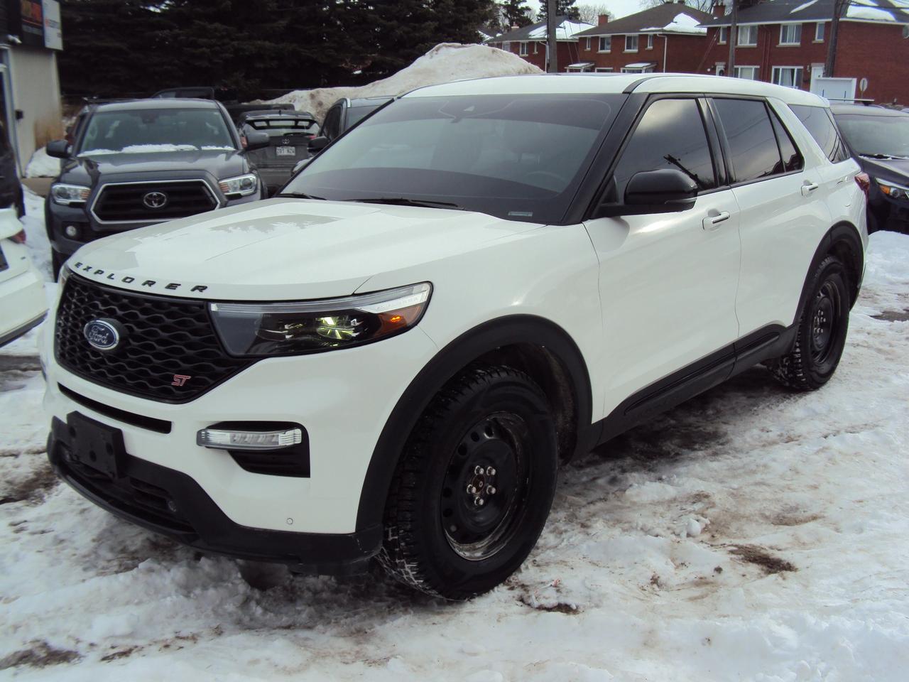 2022 Ford Explorer ST Photo2