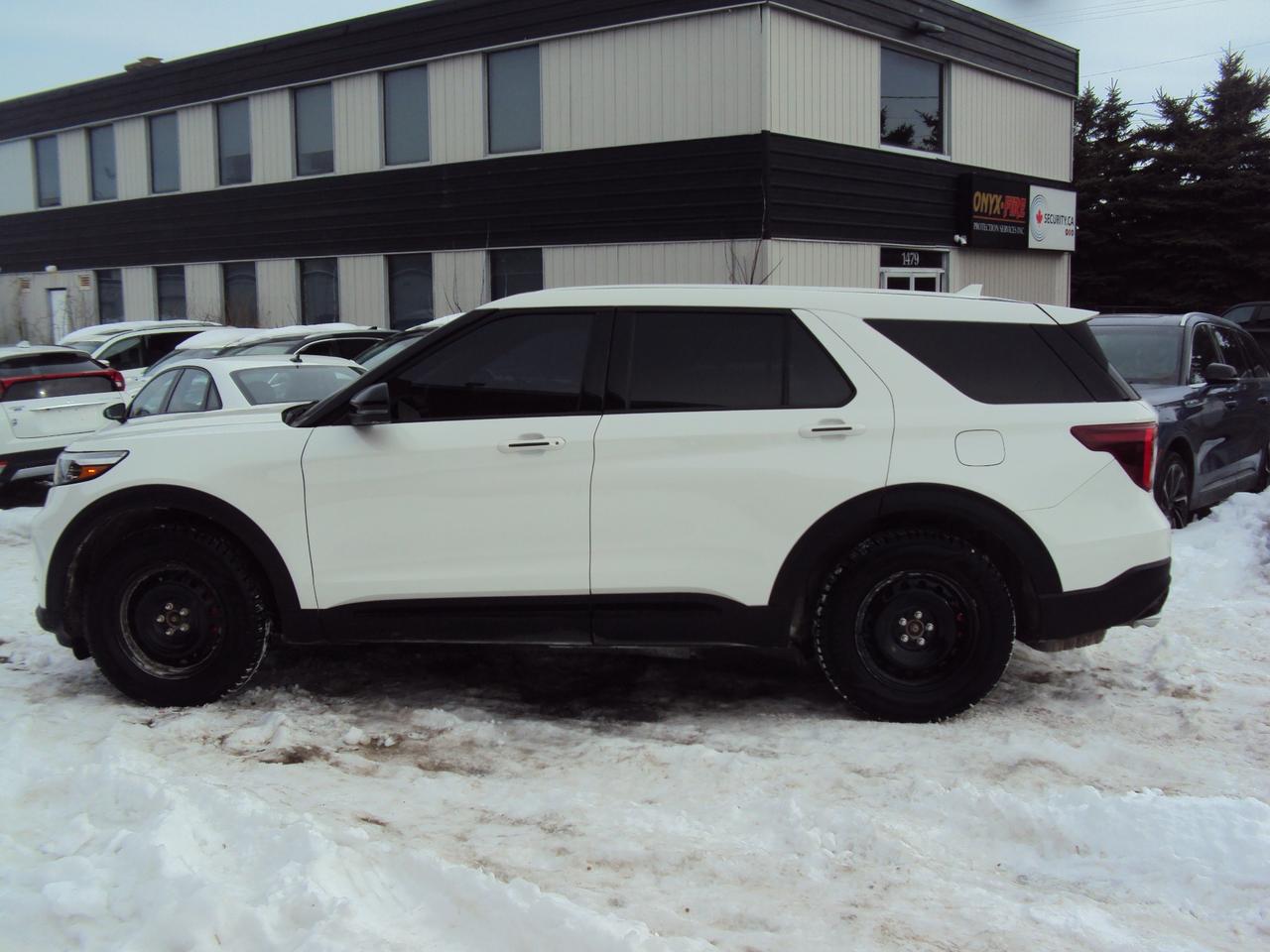 2022 Ford Explorer ST Photo3