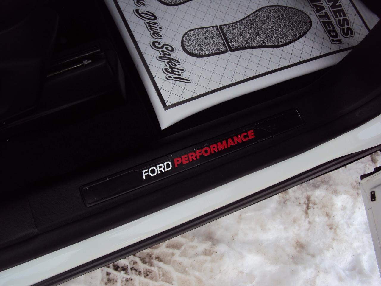 2022 Ford Explorer ST Photo