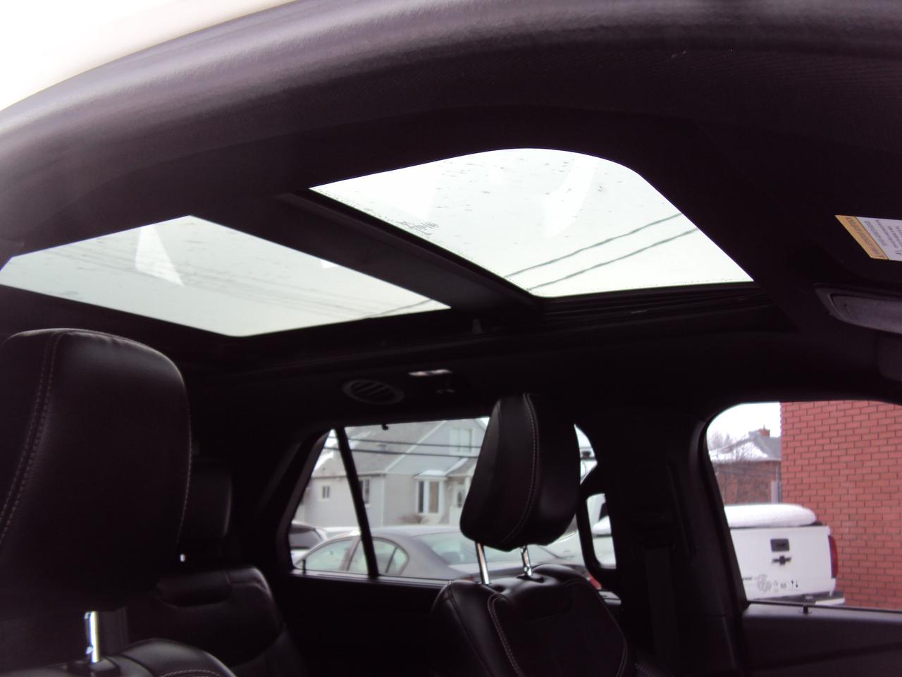 2022 Ford Explorer ST Photo