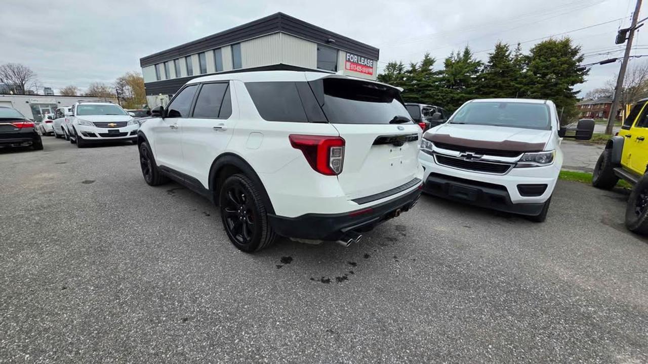 2022 Ford Explorer ST Photo