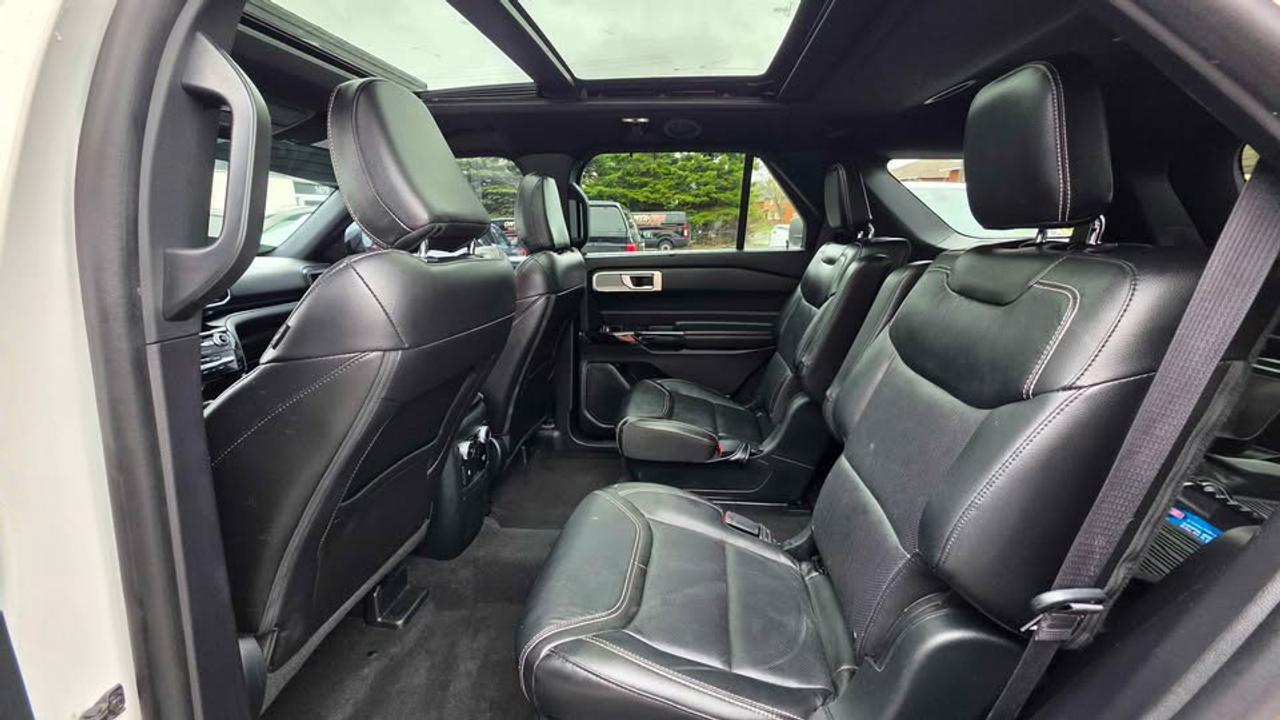2022 Ford Explorer ST Photo