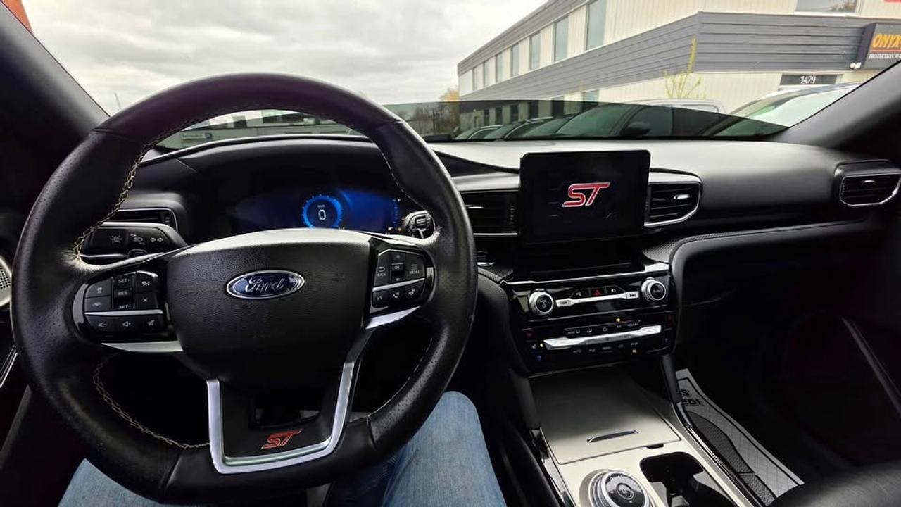 2022 Ford Explorer ST Photo