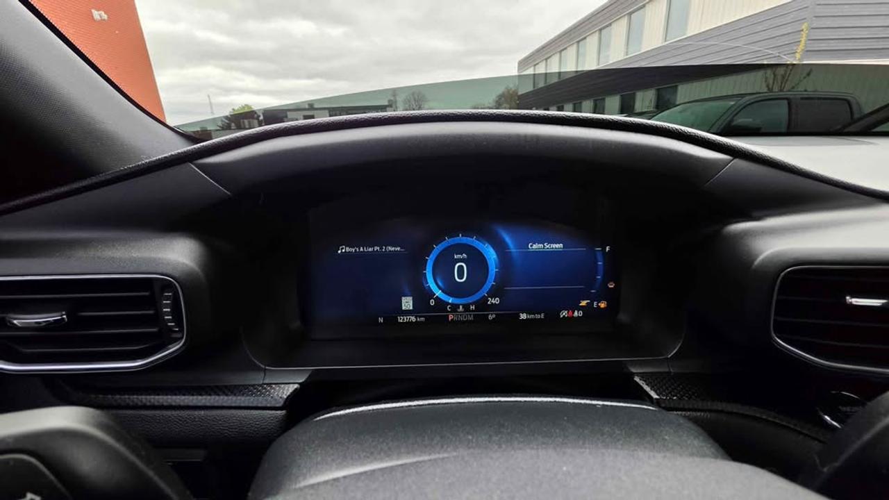 2022 Ford Explorer ST Photo