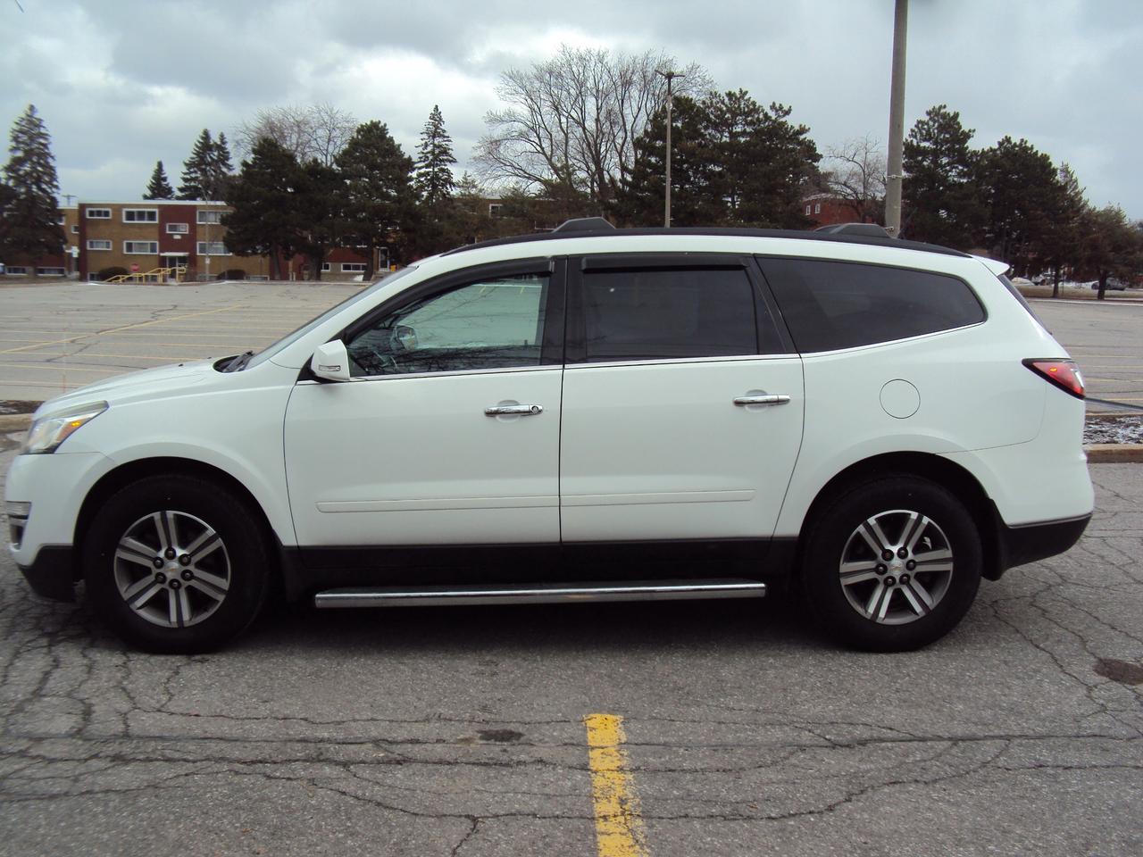 2017 Chevrolet Traverse 2LT Photo