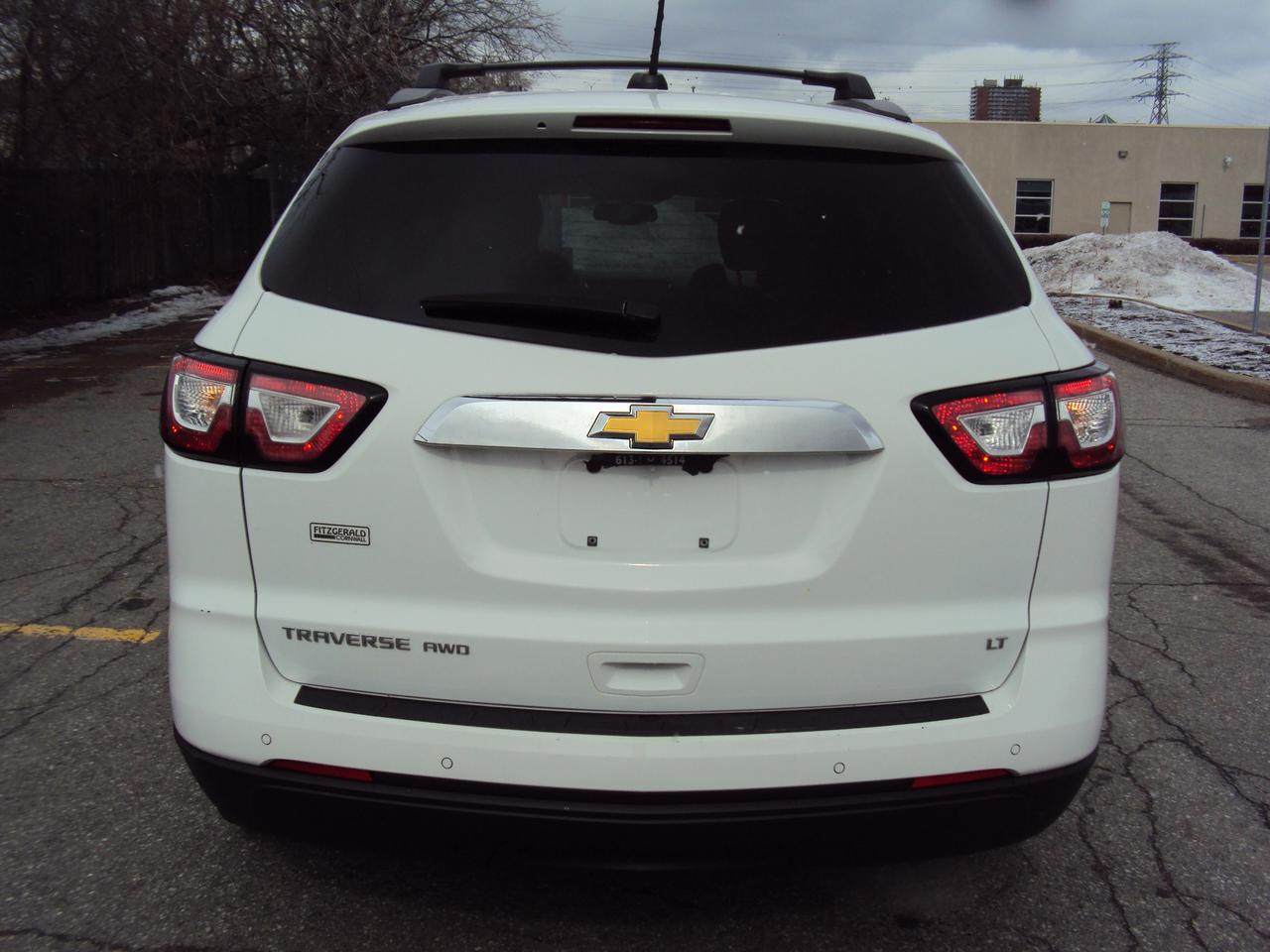 2017 Chevrolet Traverse 2LT Photo