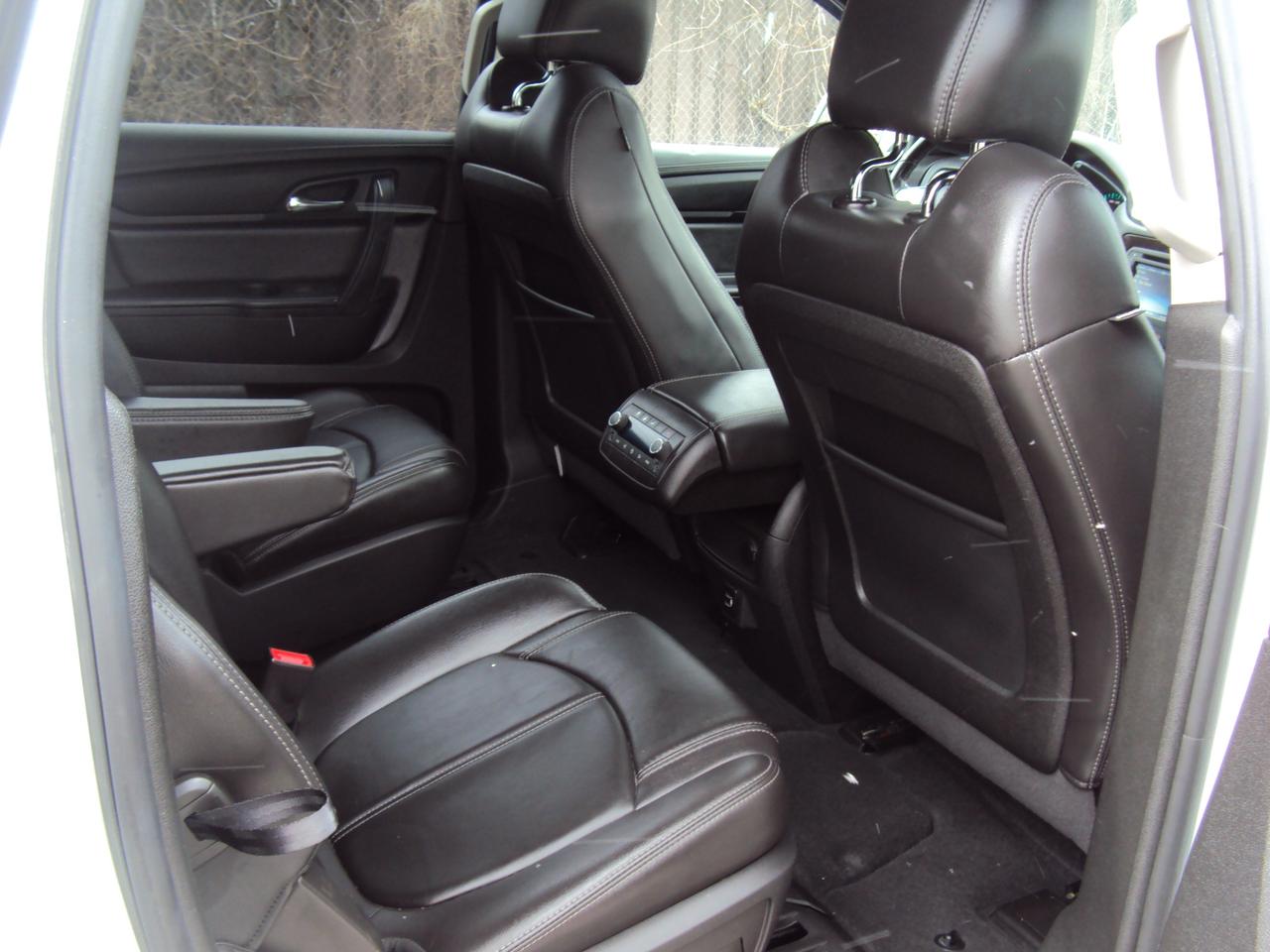 2017 Chevrolet Traverse 2LT Photo