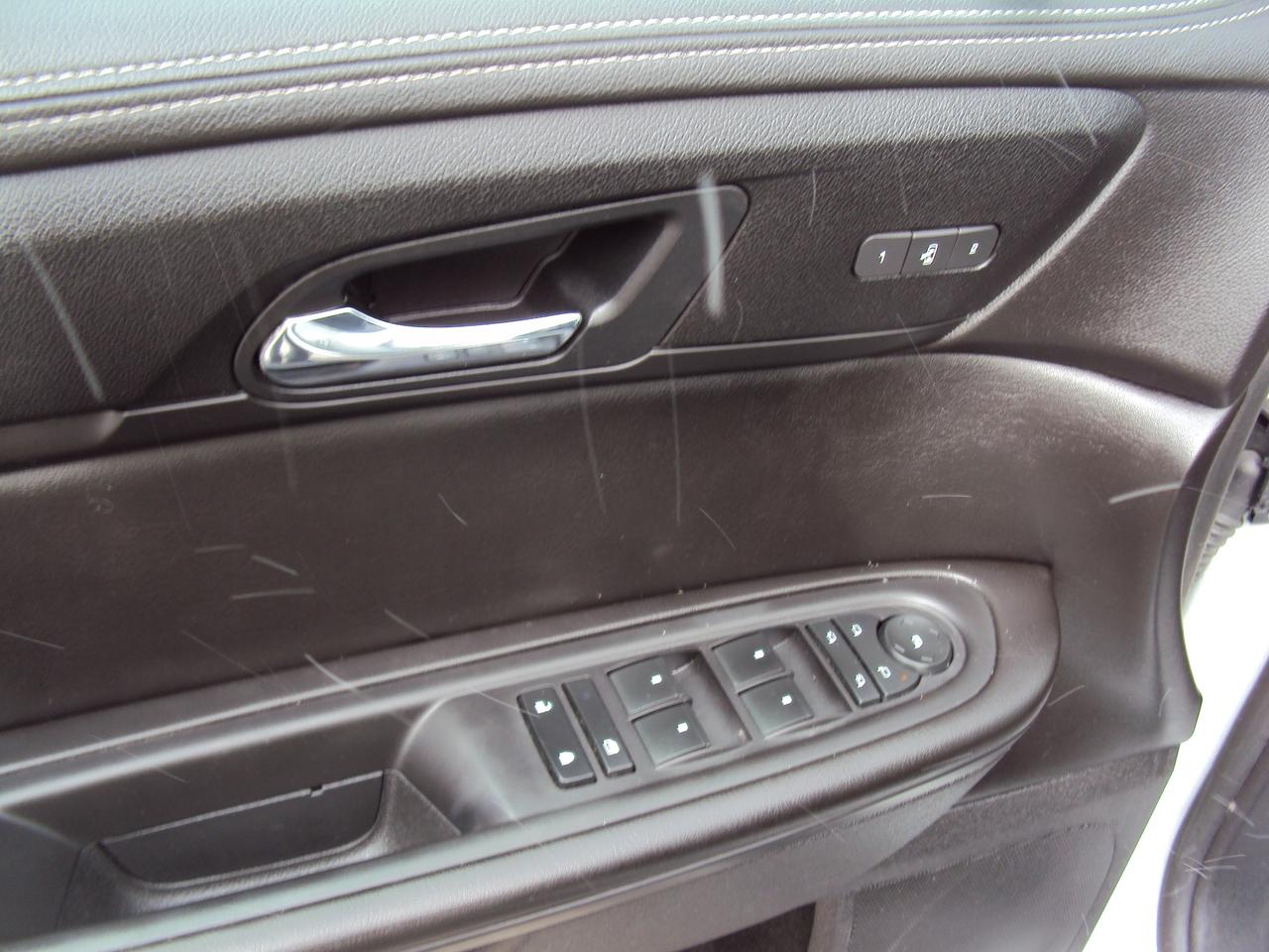 2017 Chevrolet Traverse 2LT Photo