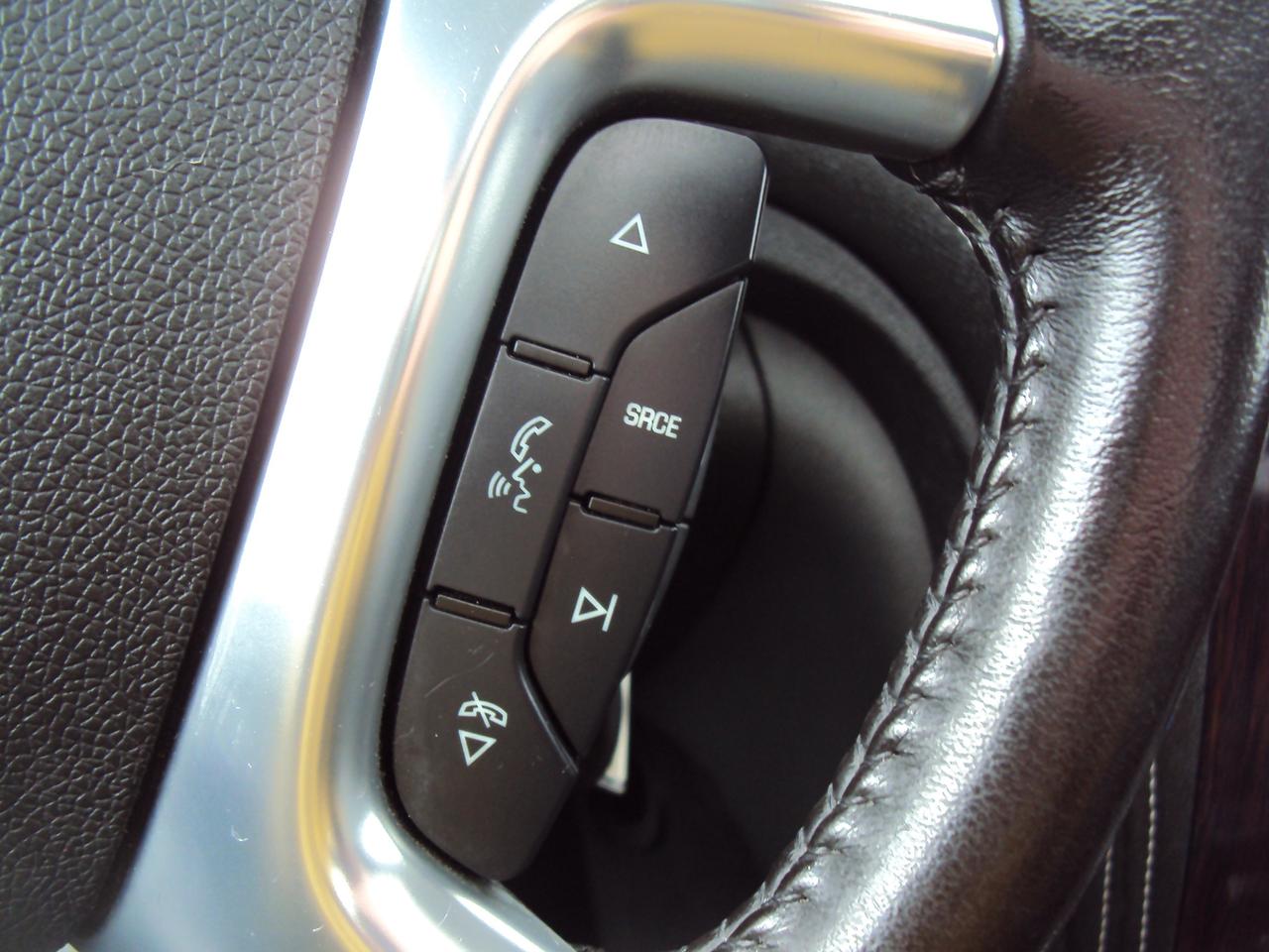 2017 Chevrolet Traverse 2LT Photo