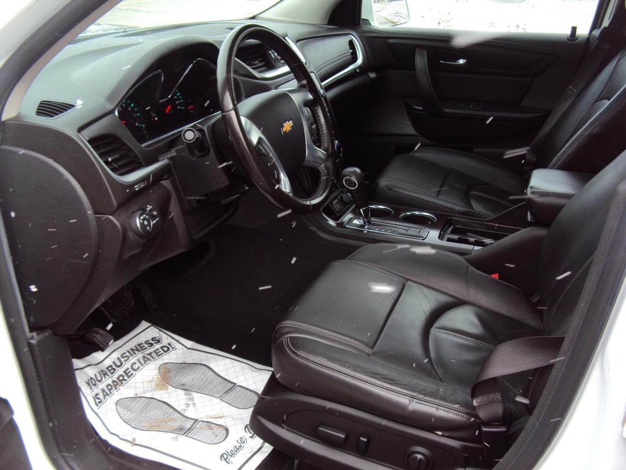 2017 Chevrolet Traverse 2LT Photo