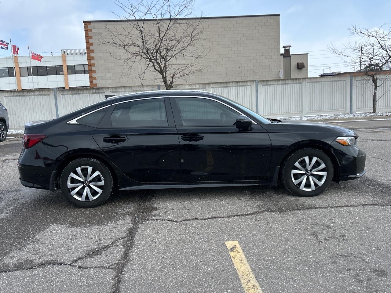 2025 Honda Civic Sedan LX CarPlay Bluetooth Rear Camera Low Kms Photo