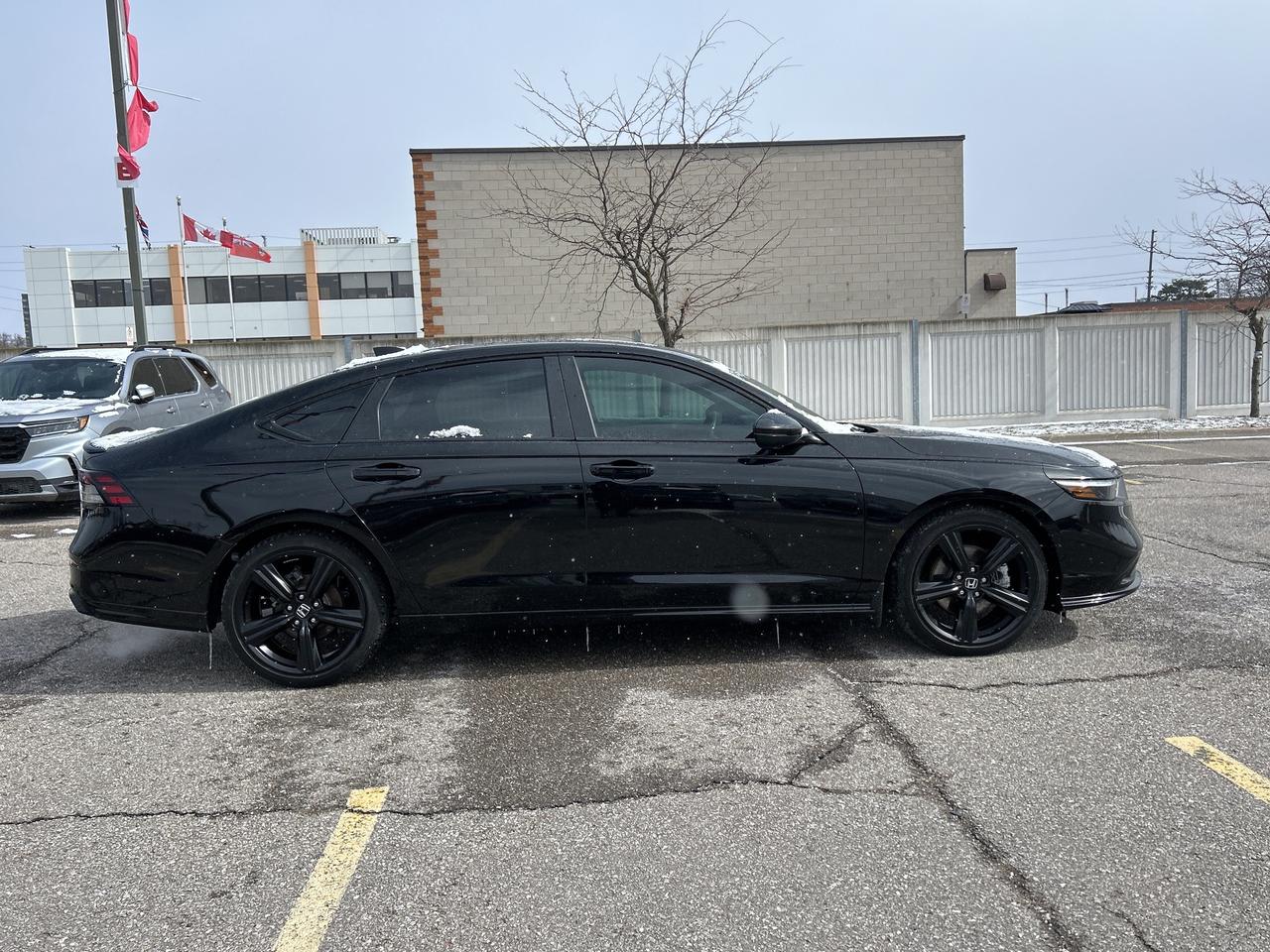 2025 Honda Accord Hybrid Sport-L Leather CarPlay Sunroof Heated Seats Photo