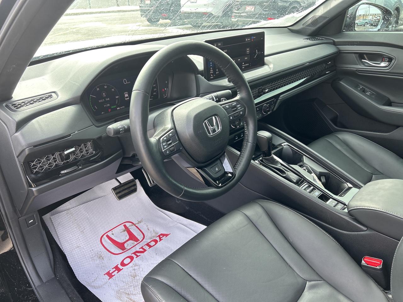 2025 Honda Accord Hybrid Sport-L Leather CarPlay Sunroof Heated Seats Photo