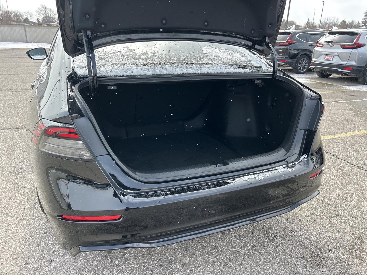 2025 Honda Accord Hybrid Sport-L Leather CarPlay Sunroof Heated Seats Photo