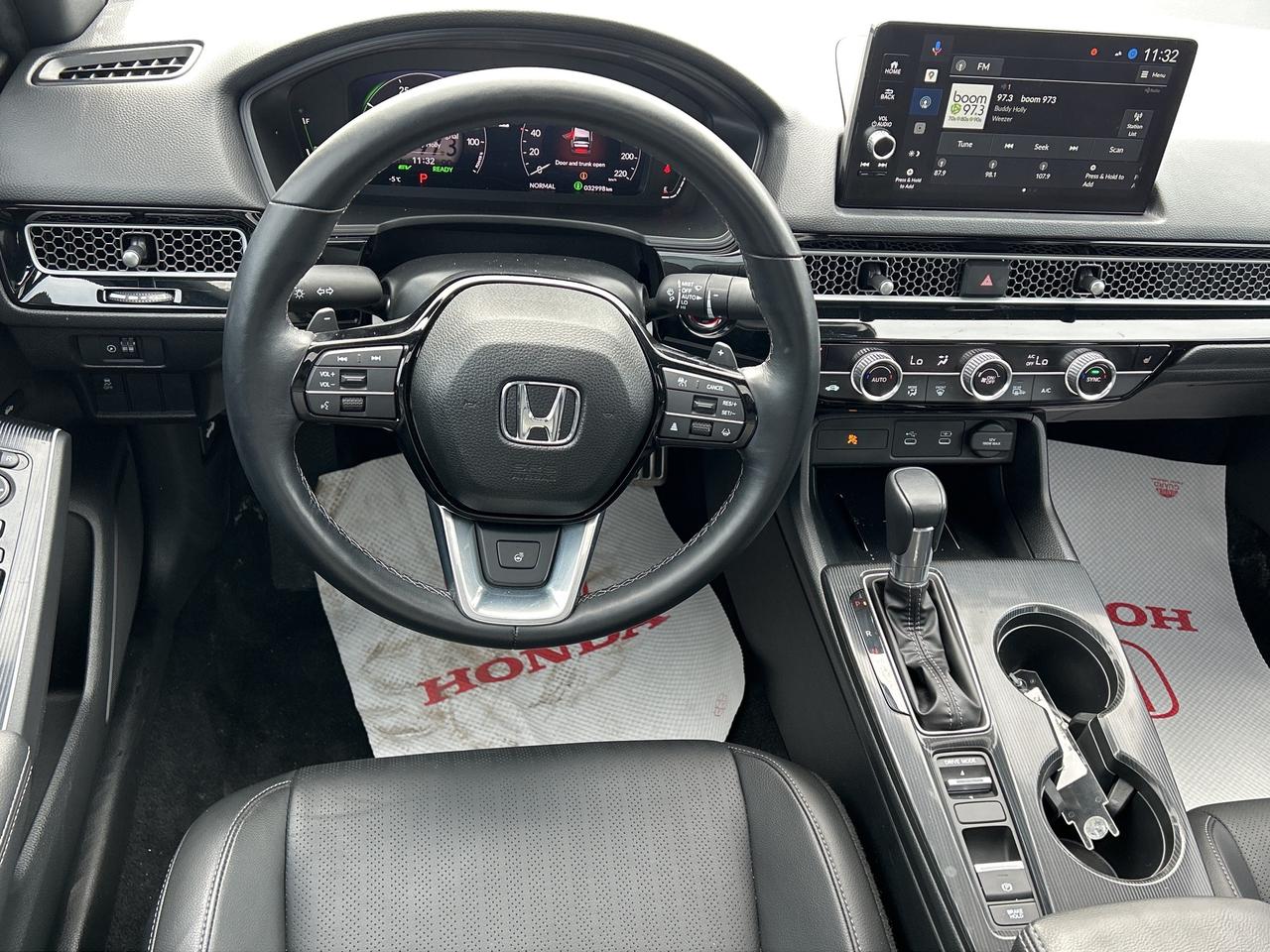 2025 Honda Civic Sedan Hybrid Sport Touring  Leather  Navi Roof Wireless Charger Photo