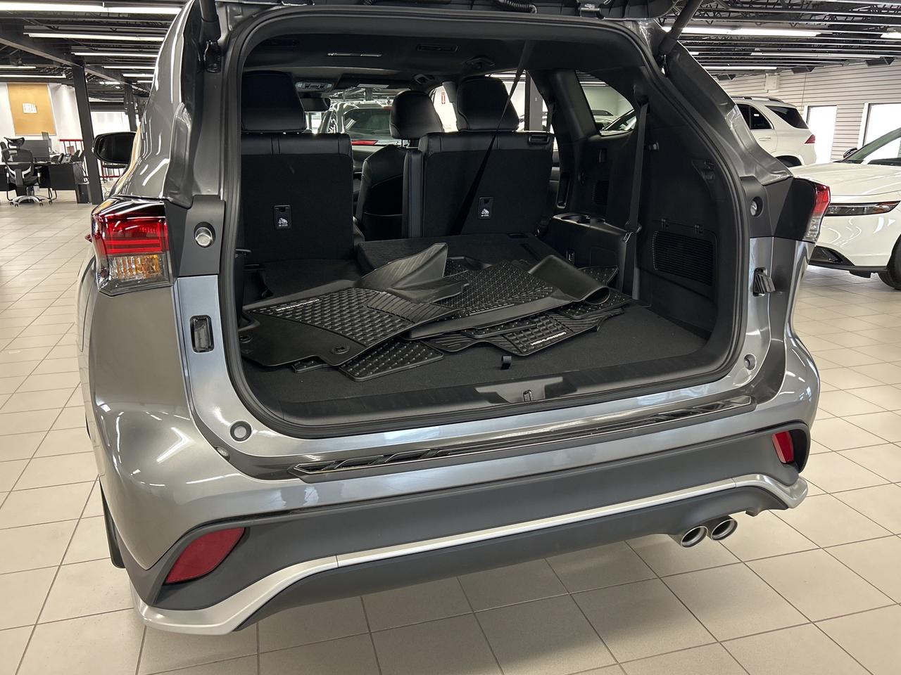 2026 Toyota Highlander XSE AWD Sunroof Heated Steering Power Liftgate Photo