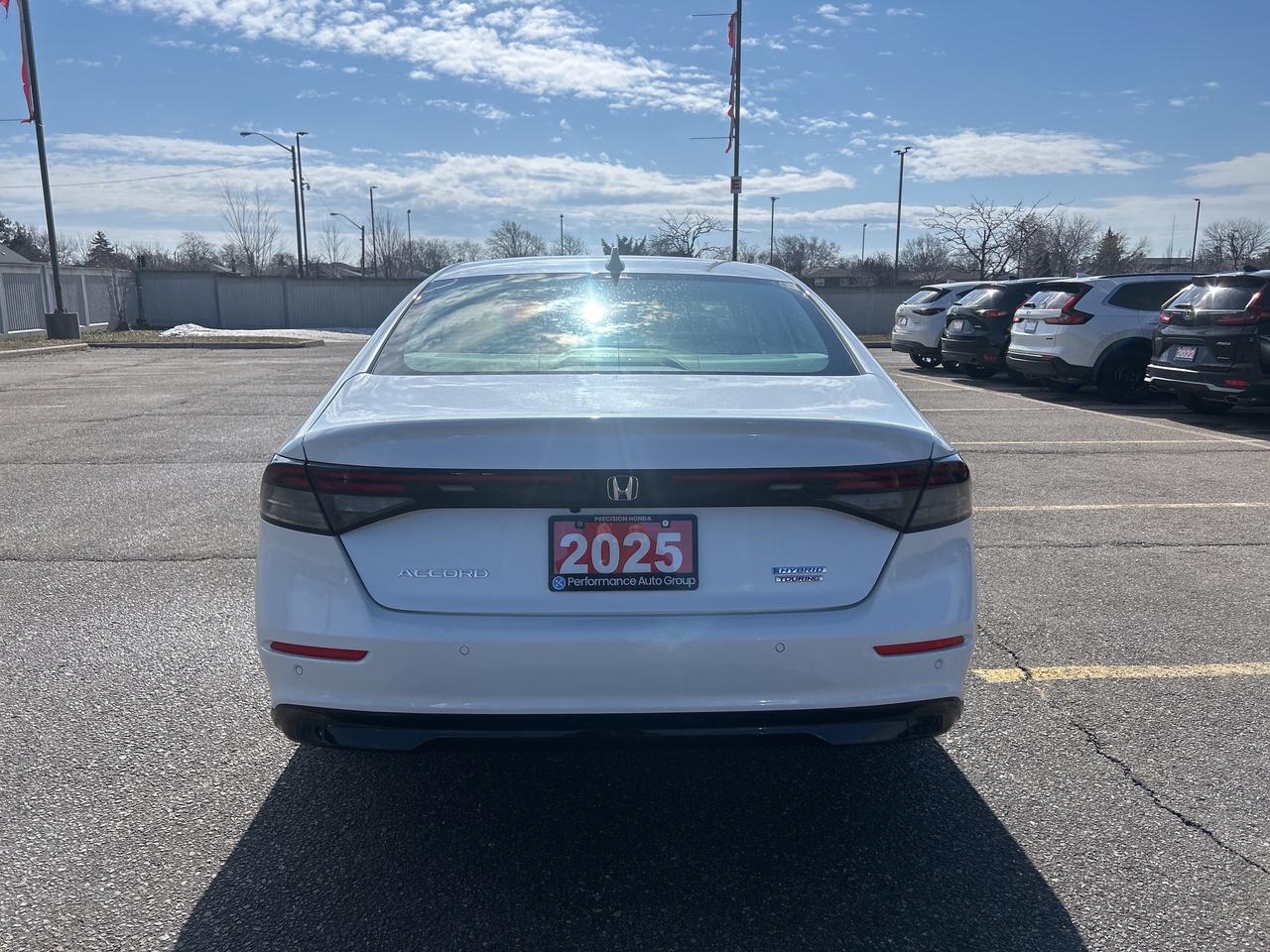 2025 Honda Accord Hybrid Touring eCVT Photo4