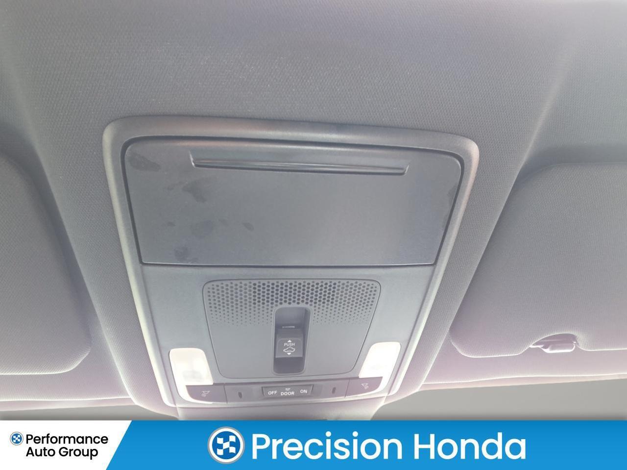 2025 Honda CR-V Hybrid Touring HYBRID Navi Leather Roof Wireless Charging Photo