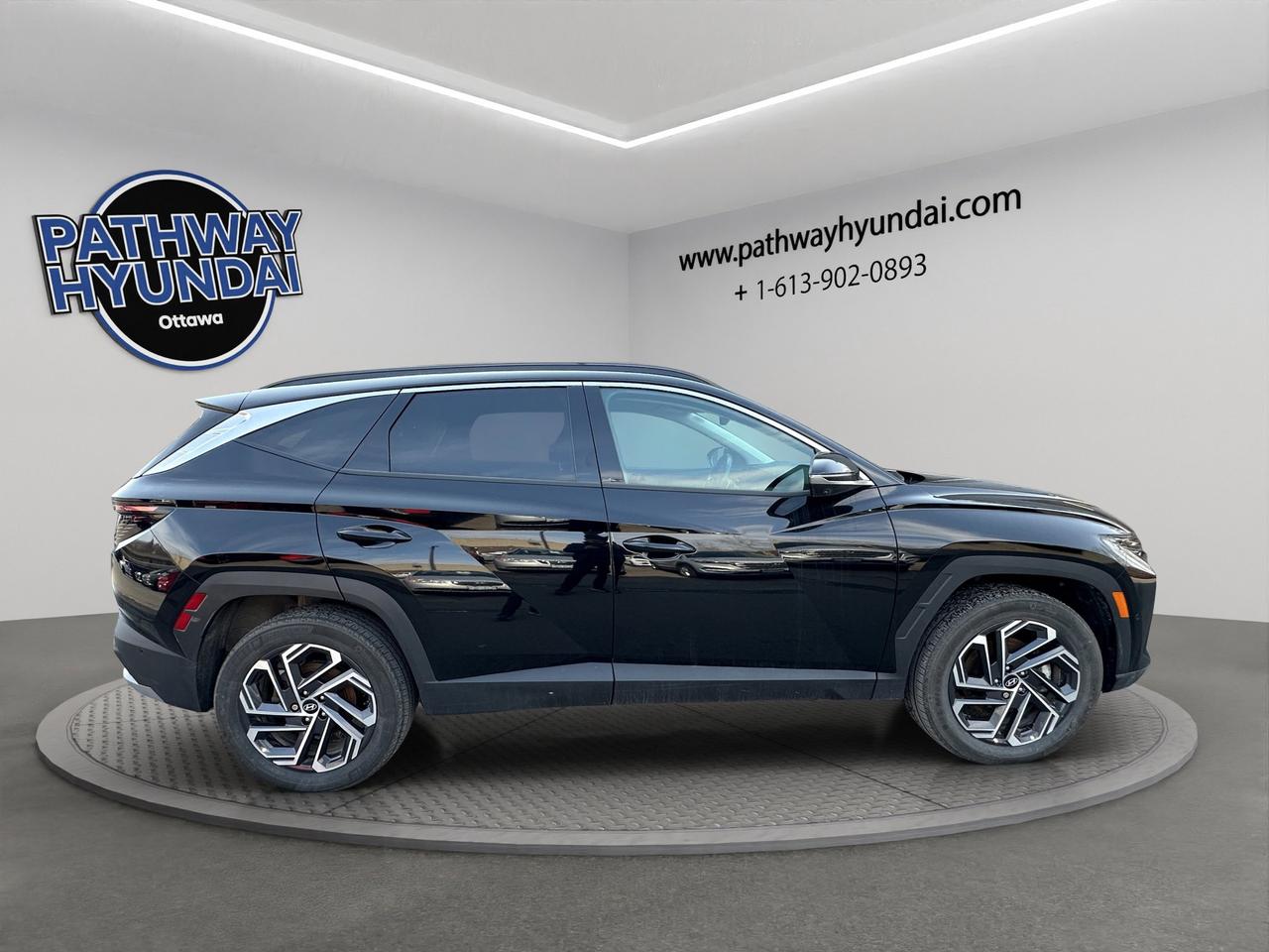 2025 Hyundai Tucson Hybrid Ultimate | Reverse Cam | Sunroof Photo2