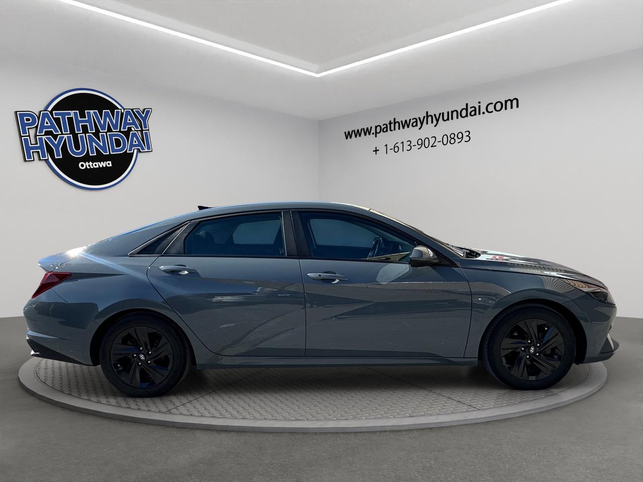 2022 Hyundai Elantra Preferred Photo2