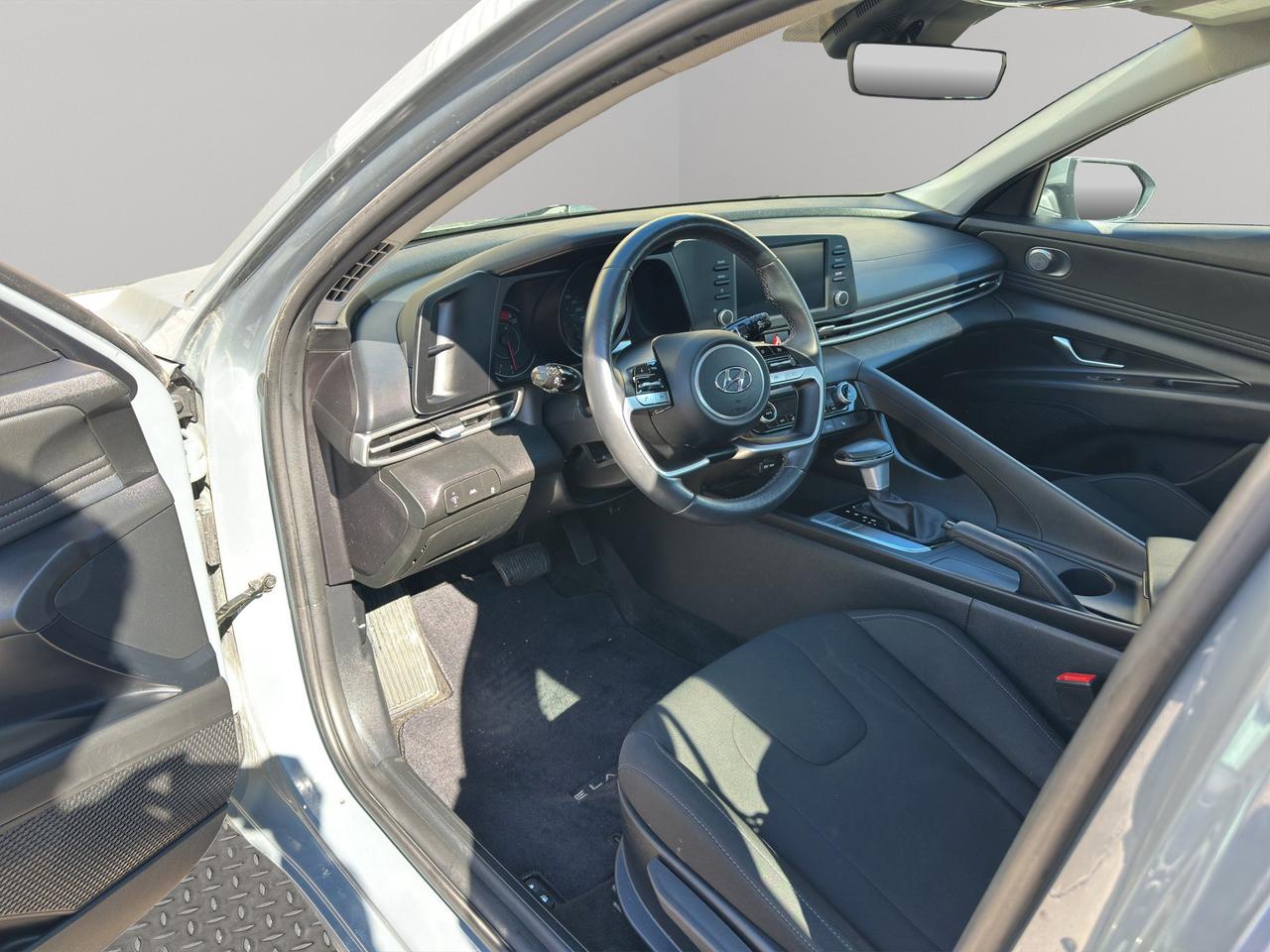 2022 Hyundai Elantra Preferred Photo