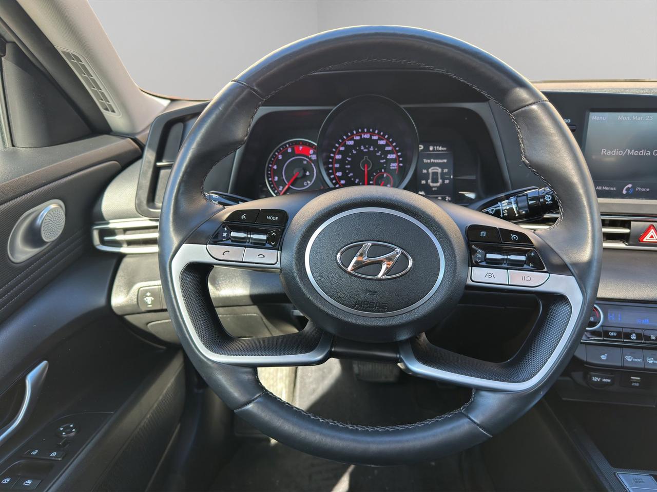 2022 Hyundai Elantra Preferred Photo